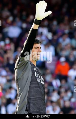 Barcelone, Espagne.24 octobre 2021.Courtois en action au match de la Liga entre le FC Barcelone et le Real Madrid CF au Camp Nou à Barcelone, Espagne.Crédit: Christian Bertrand/Alay Live News Banque D'Images