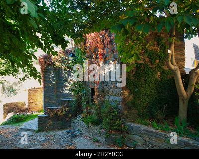 PATONES DE ARRIBA UN DES PLUS BEAUX VILLAGES D'ESPAGNE Banque D'Images