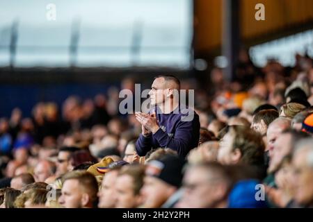 Luton, Royaume-Uni.25 juin 2021.Luton Town Supporters lors du match de championnat Sky Bet entre Luton Town et Hull City à Kenilworth Road, Luton, Angleterre, le 23 octobre 2021.Photo de David Horn.Crédit : Prime Media Images/Alamy Live News Banque D'Images