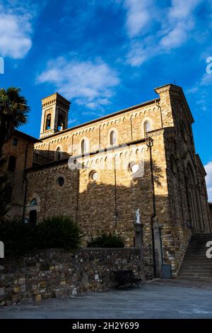 Barberino dans Val d'Elsa toscane ville avec mur ancien et rochers Banque D'Images