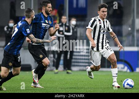 Milan, Italie - 24 octobre 2021: Paulo Dybala de Juventus pendant le match de championnat de football italien de la série A FC Internazionale vs Juventus au stade San Siro Banque D'Images
