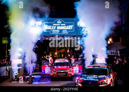 Nyiregyhaza, Hongrie, 24/10/2021, OSTBERG Mads (NOR), ERIKSEN Torstein (NOR),TRT Citroën Rally Team Hongrie, Citroën C3, ambiance podium lors du rallye CER 2021 de la FIA Hongrie, 7e tour du championnat européen de rallye 2021 de la FIA, du 21 au 24 octobre 2021 à Nyoregyhaza, Hongrie - photo Bastien Roux / DPPI Banque D'Images