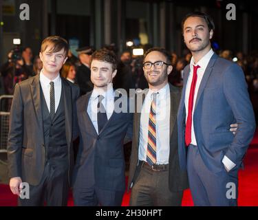 Dane DeHaan, Daniel Radcliffe, John Krokidas et Jack Huston arrivent à la première de Kill Your Darlings dans le cadre du 57e Festival du film BFI à l'Odeon Leicester Square - Londres Banque D'Images