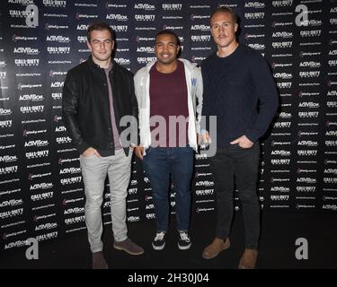 Stephen Myler, Danny Hobbs et Jamie Wilson assistent à la fête de lancement de Call of Duty: Ghosts à l'adresse suivante : le centre O2, Peninsula Square à Londres. Banque D'Images