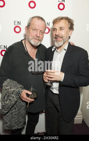 Terry Gilliam et Christoph Waltz à l'après-fête de la première de Benvenuto Cellini dirigée par Terry Gilliam au London Coliseum, St Martin's Lane - Londres Banque D'Images