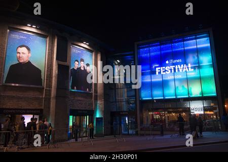 Vue générale de la Roundhouse pendant le Festival iTunes 2014, Camden, Londres Banque D'Images