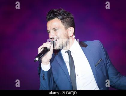 Peter Andre se produit en direct au Hampton court Palace Festival 2015 au Hampton court Palace de Londres. Banque D'Images