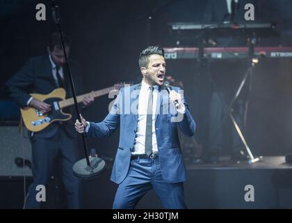 Peter Andre se produit en direct au Hampton court Palace Festival 2015 au Hampton court Palace de Londres. Banque D'Images