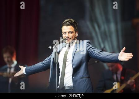 Peter Andre se produit en direct au Hampton court Palace Festival 2015 au Hampton court Palace de Londres. Banque D'Images