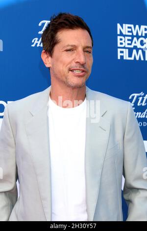 Newport Beach, Californie.24 octobre 2021.Simon Rex aux arrivées pour le programme de distinctions honorifiques du Festival du film de Newport Beach 2021, Balboa Bay Resort, Newport Beach, CA 24 octobre 2021.Crédit : Priscilla Grant/Everett Collection/Alay Live News Banque D'Images