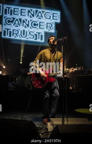 Liam Fray, des Courteeners, joue en direct sur scène lors de la série de concerts annuels Teenage cancer Trust, au Royal Albert Hall. Date de la photo: Vendredi 23 mars 2018. Le crédit photo devrait se lire: David Jensen/EMPICS Entertainment Banque D'Images