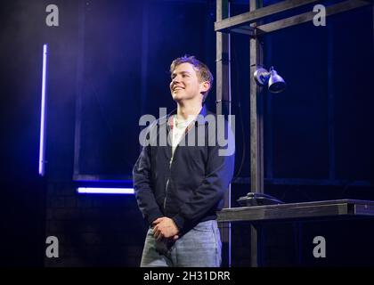 Jack Holden sur scène pour le rideau d'ouverture de nuit d'appel de croisière la pièce au Théâtre Duchess, Londres.Date de la photo jeudi 20 mai 2021.Le crédit devrait être lu: DavidJensen / Empics Entertainment Banque D'Images