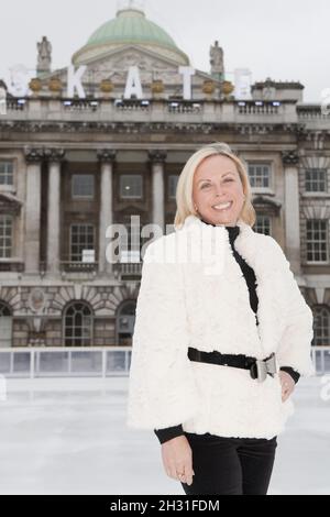 Jayne Torvill à l'entraînement sur glace Big Dance, Somerset House, The Strand, Londres, 21 novembre 2010. Banque D'Images