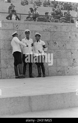 Parteifunktionäre bei der Olympiade Berlin, Deutschland 1930er Jahre. Les responsables nazis aux Jeux Olympiques de Berlin, Allemagne 1930. Banque D'Images