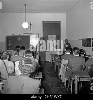 Unterricht im Fach Biologie au Bayern, Allemagne 1958.Cours de biologie dans une école de Bavière, Allemagne 1958. Banque D'Images