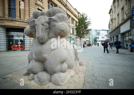 Sculpture en RAM du centre-ville de Derby par MICHAEL PEGLER Banque D'Images