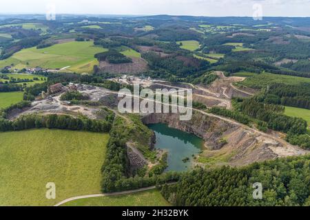 Vue aérienne, carrière Robert Schulte et carrière Basalt AG à scheda, Drolshagen, pays aigre, Rhénanie-du-Nord-Westphalie, Allemagne,DE, Europe, photogra aérien Banque D'Images