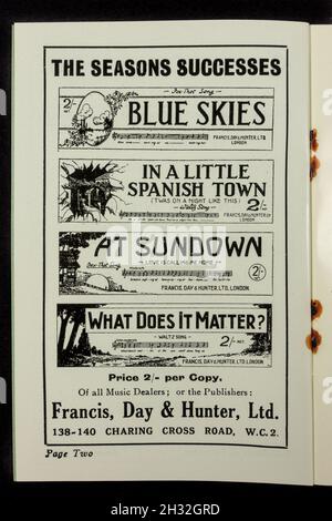 Publicité pour le distributeur de musique « Francis, Day & Hunter, Ltd » dans le programme quotidien 1920s pour l'Olympia Dance Hall, saison 1927-28 (réplique). Banque D'Images