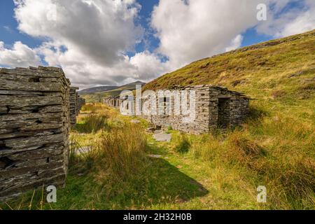 Les bâtiments de Barrack dans la carrière d'ardoise du Prince de Galles MCG Pennant en bordure du parc national de Snowdonia Banque D'Images