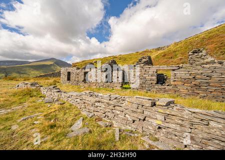 Les bâtiments de Barrack dans la carrière d'ardoise du Prince de Galles MCG Pennant en bordure du parc national de Snowdonia Banque D'Images