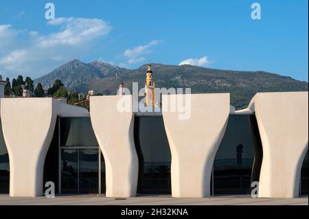 La collection Séverin Wunderman du Musée Jean Cocteau, conçue par Rudy Riciotti au coeur de Menton, Côte d'Azur Banque D'Images