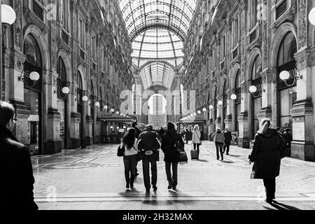 Milan, Italie ; 23 mars 2011 : couloir principal de la galerie Vittorio Emanuele II. Banque D'Images