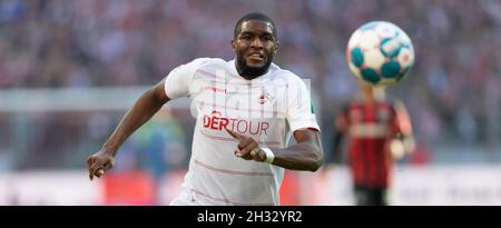 Koeln, Allemagne.24 octobre 2021.Koeln, Deutschland, 24.10.2021, Bundesliga, match day 9,FC Koeln - Bayer 04 Leverkusen, Anthony Modeste (Koeln) est le ballon.Crédit : Juergen Schwarz/Alay Live News Banque D'Images