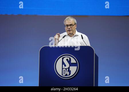 Gelsenkirchen, Allemagne.30 juin 2019. Firo: 30.06.2019, football, 1er Bundesliga, saison 2019/2020,FC Schalke 04, assemblée membre, MV, Peter PETERS, direction,Au lectern Credit: dpa/Alay Live News Banque D'Images