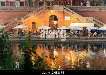 Toulouse (sud de la France) : café en plein air "Guinguette de Chouchou" sur les rives de la Garonne Banque D'Images