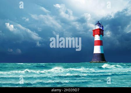 Der Leuchtturm Roter Sand vor einem Gewitter, Himmel, dunkler Himmel, Wesermündung, Aussenweser,Außenweser, Leuchtfeuer, Turm, Historischer Leuchttur Banque D'Images