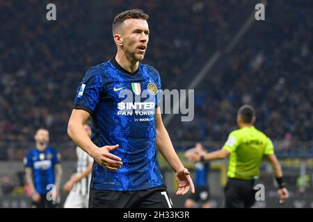 Milan, Italie.24 octobre 2021.Ivan Perisic (14) d'Inter vu dans la série Un match entre Inter et Juventus à Giuseppe Meazza à Milan.(Crédit photo : Gonzales photo/Alamy Live News Banque D'Images