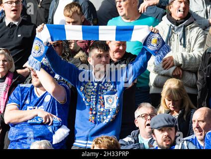 Brentford, Royaume-Uni.24 octobre 2021.Leicester City fans lors du match Premier League entre Brentford et Leicester City au Brentford Community Stadium, Brentford, Angleterre, le 24 octobre 2021.Photo par Andrew Aleksiejczuk/Prime Media Images.Crédit : Prime Media Images/Alamy Live News Banque D'Images