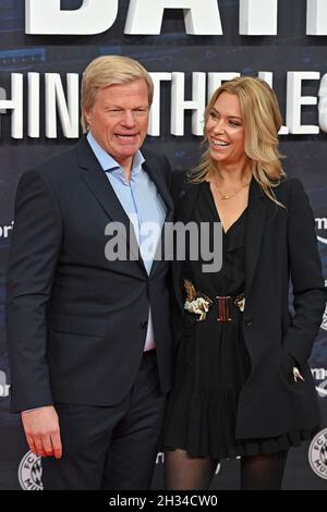 Oliver KAHN (PDG de FCB) avec sa femme Svenja.Première partie pour l'Amazonie documentaire original FC BAYERN Ð DERRIÈRE LA LÉGENDE le 25 octobre 2021 à l'Arri Kino à Munich, tapis rouge. Banque D'Images