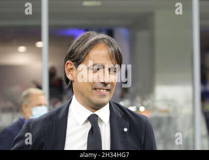 MILAN ITALIE- octobre 24 Stadio G Meazza Simone Inzaghi entraîneur en chef Inter fc pendant la série Un match entre FC Inter et FC Juventus au Stadio G. Meazza le 24 octobre 2021 à Milan, Italie. Banque D'Images