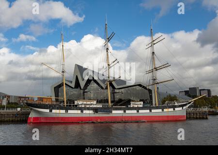 Glasgow, Écosse, Royaume-Uni.25 octobre 2021.PHOTO : vues du site de la COP26 montrant la rivière Clyde et le quai, avec les bâtiments du campus écossais d'événement seulement 6 jours jusqu'à ce que les chefs d'État,Avec des milliers de délégués, de médias et de manifestants, on s'attend à ce que le Sommet sur les changements climatiques commence très prochainement à Glasgow, à compter du 31 octobre.Crédit : Colin Fisher/Alay Live News Banque D'Images