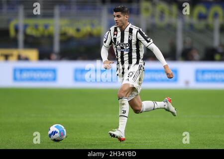 Milan, Italie, le 24 octobre 2021.Alvaro Morata de Juventus pendant la série Un match à Giuseppe Meazza, Milan.Le crédit photo devrait se lire: Jonathan Moscrop / Sportimage Banque D'Images