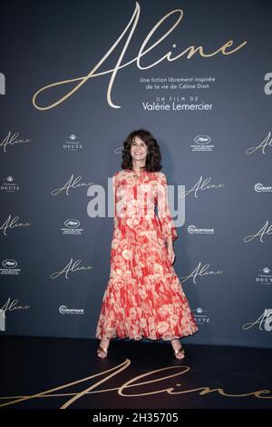 Valérie Lemercier assistant à la première Aline au Grand Rex Cinema à Paris, France, le 25 octobre 2021.Photo d'Aurore Marechal/ABACAPRESS.COM Banque D'Images