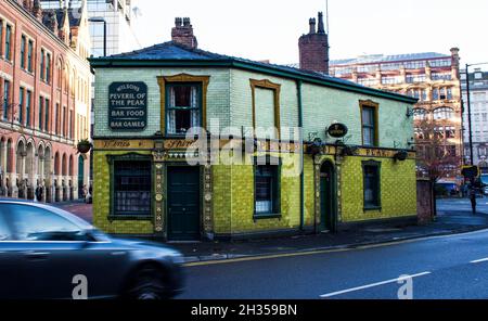 Peveril de la Peak grade II maison publique classée à Manchester, en Angleterre Banque D'Images