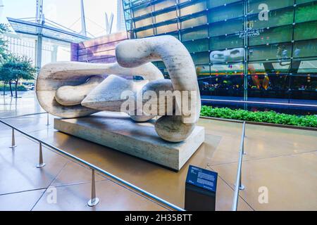 Las Vegas, Nevada, États-Unis - 1er octobre 2021 collection d'œuvres d'art du Las Vegas Aria Resort and Casino, statue Henry Moore à l'extérieur de l'hôtel Banque D'Images