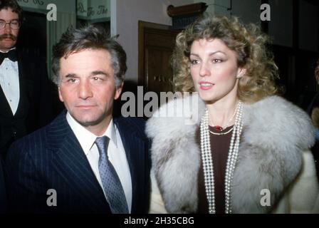 Peter Falk et Shera Danese Circa des années 80 crédit: Ralph Dominguez/MediaPunch Banque D'Images