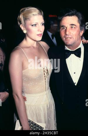 Peter Falk et Shera Danese Circa des années 80 crédit: Ralph Dominguez/MediaPunch Banque D'Images