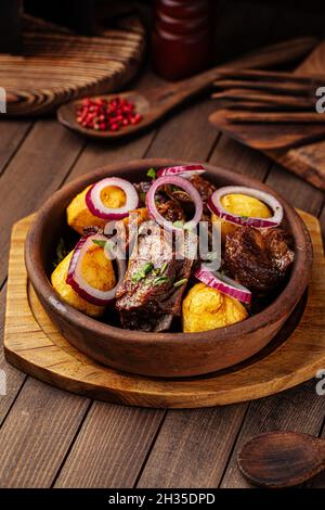 Plat national géorgien ojahuri avec viande de boeuf Banque D'Images