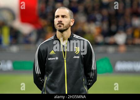 Milan, Italie.24 octobre 2021.Leonardo Bonucci (défenseur Juventus) au centre du match de football FC Inter contre Juventus, jour 9 de la série A 2021-2022 au stade San Siro.(Photo de Fabrizio Andrea Bertani/Pacific Press) crédit: Pacific Press Media production Corp./Alay Live News Banque D'Images