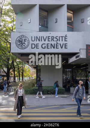 Étudiants à l'extérieur de l'Université de Genève, immeuble Uni Datour, Genève, Suisse Banque D'Images