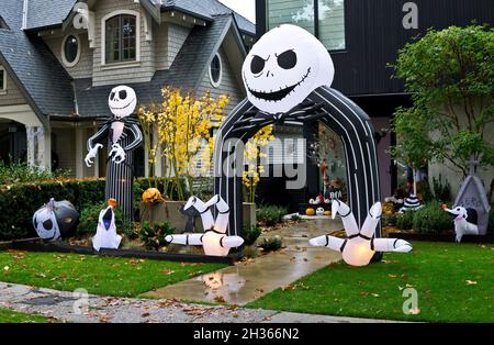 Décorations d'Halloween à l'extérieur d'une maison dans la région métropolitaine de Vancouver, C.-B., Canada, 2021. Banque D'Images