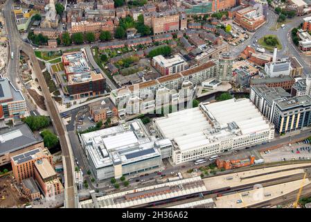 Image aérienne de Nottingham City entourant la station de sentiers, le Notinghamshire Angleterre Royaume-Uni Banque D'Images