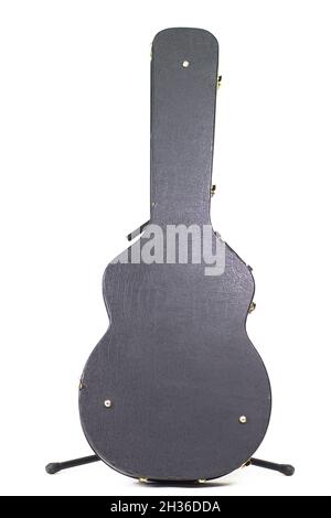 nouvelle caisse de guitare en noir sur fond blanc Banque D'Images