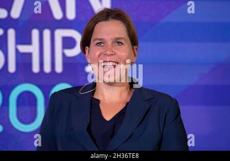 Munich, Allemagne.26 octobre 2021.Verena Dietl (SPD), troisième maire de Munich, participe à une conférence de presse dans le Parc Olympique.Les ventes de billets pour les championnats d'Europe 2022 commencent sur 26.10.2021.Les championnats d'Europe se tiendront à Munich de 11 à 21.08.2022.Credit: Sven Hoppe/dpa/Alay Live News Banque D'Images