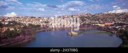 MADAGASCAR, ANTANANARIVO, VUE AÉRIENNE DU LAC ANOSY Banque D'Images