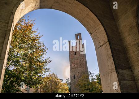 Tour Dona et tour Grimaldi : les deux tours anciennes de Rovigo en Italie Banque D'Images